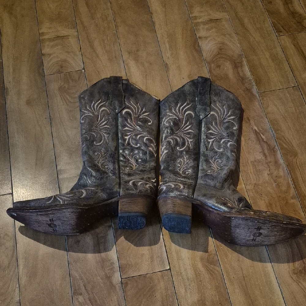 Circle G Brown Embroidered Western Cowboy Boots